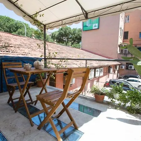 Holiday Апартаменты *